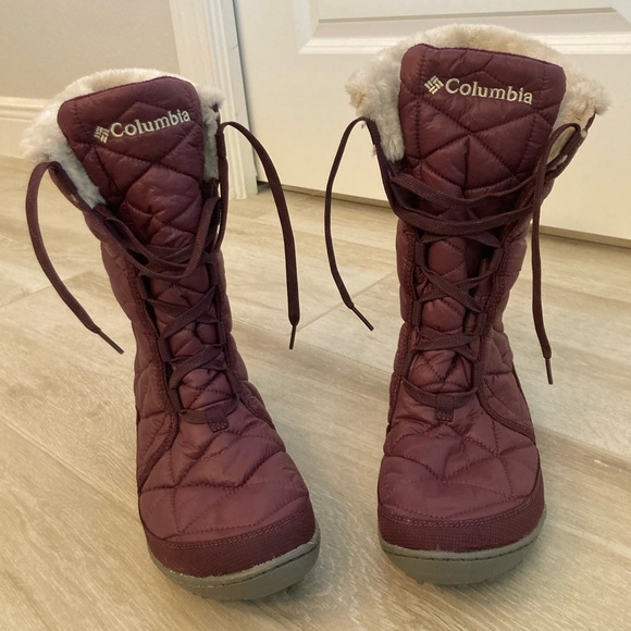 COLUMBIA, Women’s Quilted Lace Up Boots in Burgundy with Fur Trim Size 9 - Picture 4 of 11